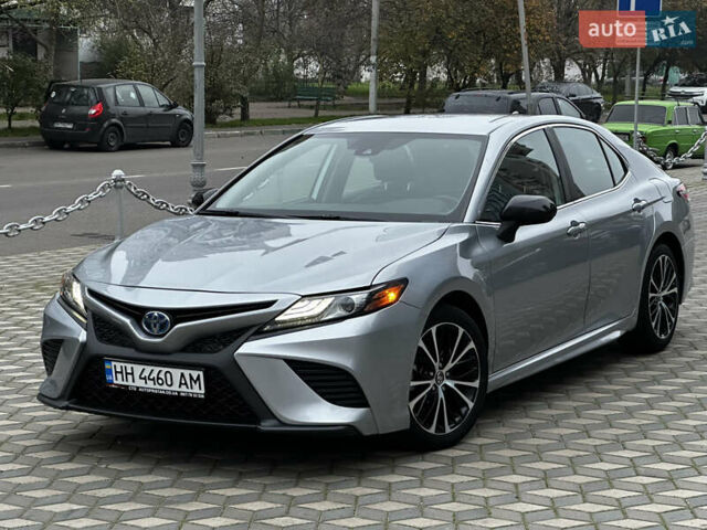 Серый Тойота Камри, объемом двигателя 2.49 л и пробегом 158 тыс. км за 25000 $, фото 1 на Automoto.ua