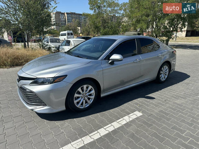 Серый Тойота Камри, объемом двигателя 2.49 л и пробегом 72 тыс. км за 20800 $, фото 1 на Automoto.ua