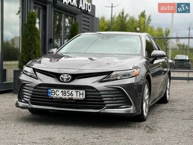 Серый Тойота Камри, объемом двигателя 2.49 л и пробегом 16 тыс. км за 26500 $, фото 1 на Automoto.ua