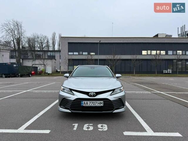 Серый Тойота Камри, объемом двигателя 2.49 л и пробегом 51 тыс. км за 29000 $, фото 1 на Automoto.ua