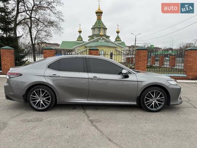 Серый Тойота Камри, объемом двигателя 2.49 л и пробегом 75 тыс. км за 32000 $, фото 1 на Automoto.ua