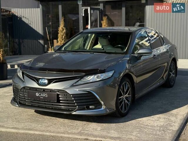 Сірий Тойота Камрі, об'ємом двигуна 2.49 л та пробігом 129 тис. км за 30500 $, фото 1 на Automoto.ua