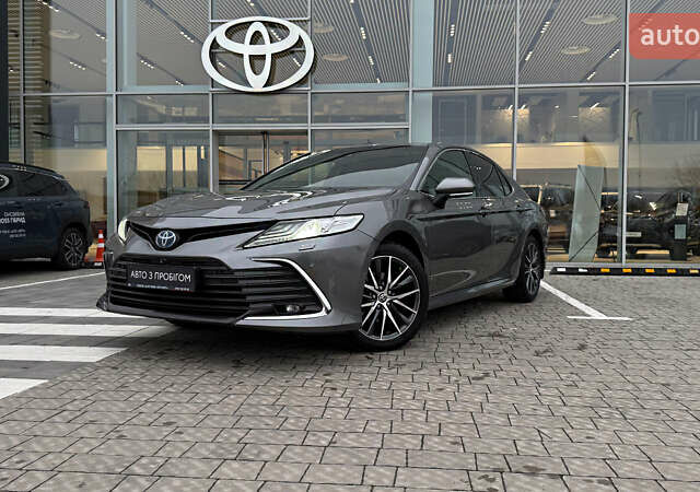 Серый Тойота Камри, объемом двигателя 2.49 л и пробегом 147 тыс. км за 29990 $, фото 1 на Automoto.ua
