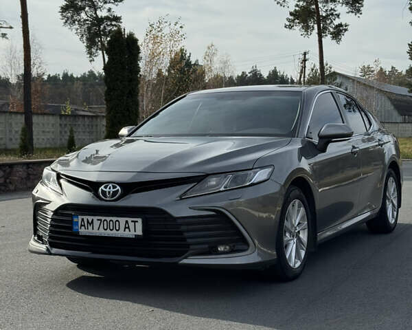 Серый Тойота Камри, объемом двигателя 2.5 л и пробегом 133 тыс. км за 25555 $, фото 1 на Automoto.ua