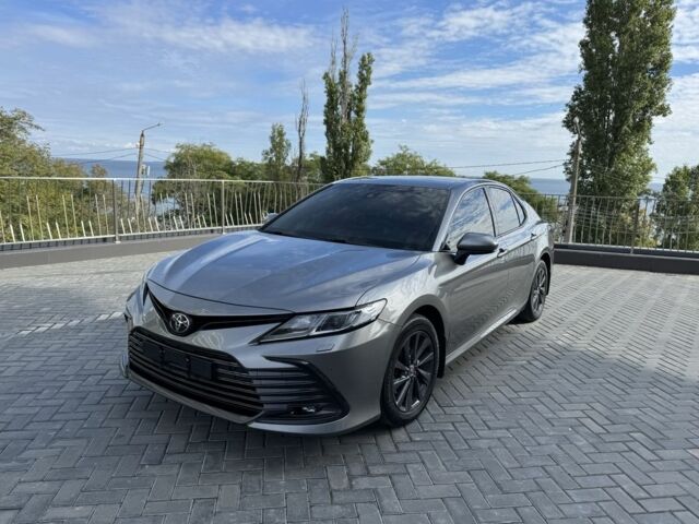 Тойота Камри 2021 в Одессе на Automoto.ua Серый Тойота Камри, объемом двигателя 2.5 л и пробегом 110 тыс. км за 29888 $, фото 1 на Automoto.ua