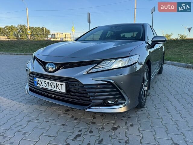Серый Тойота Камри, объемом двигателя 2.5 л и пробегом 26 тыс. км за 35500 $, фото 1 на Automoto.ua