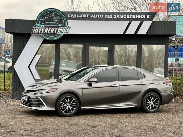 Серый Тойота Камри, объемом двигателя 2.5 л и пробегом 85 тыс. км за 25000 $, фото 1 на Automoto.ua