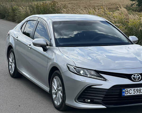 Серый Тойота Камри, объемом двигателя 2.49 л и пробегом 53 тыс. км за 27500 $, фото 1 на Automoto.ua