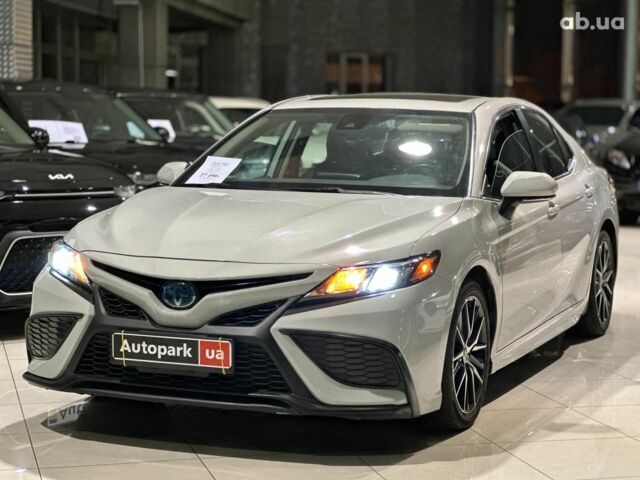 Серый Тойота Камри, объемом двигателя 2.5 л и пробегом 27 тыс. км за 27490 $, фото 1 на Automoto.ua