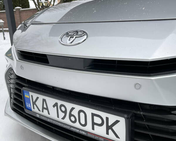 Серый Тойота Камри, объемом двигателя 2.49 л и пробегом 17 тыс. км за 44500 $, фото 1 на Automoto.ua