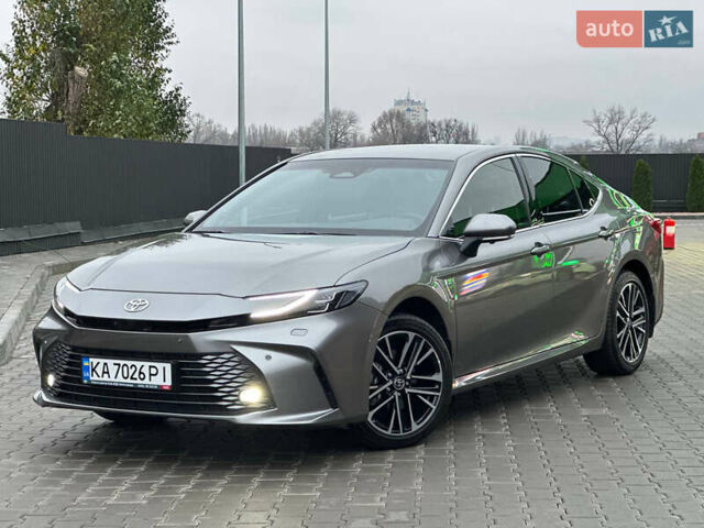 Серый Тойота Камри, объемом двигателя 2.49 л и пробегом 36 тыс. км за 48999 $, фото 1 на Automoto.ua