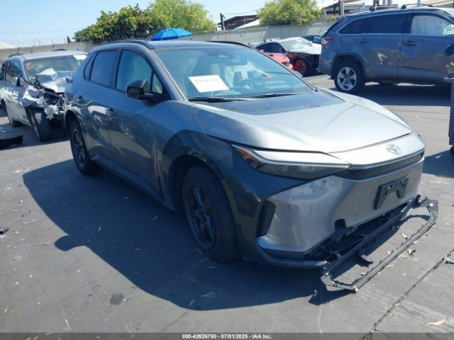 Серый Тойота Камри, объемом двигателя 0 л и пробегом 26 тыс. км за 13500 $, фото 1 на Automoto.ua