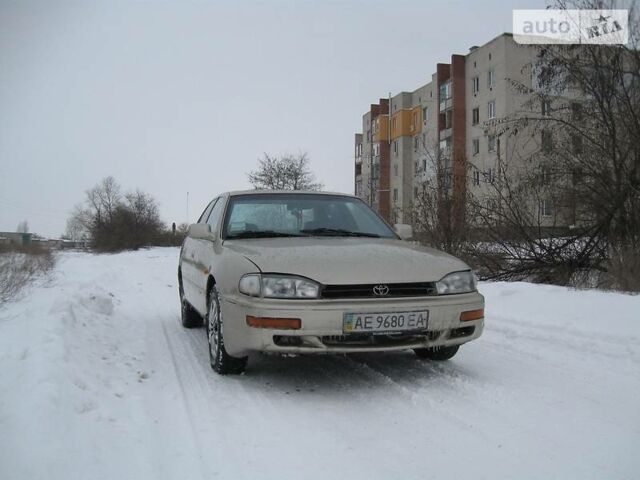 Сірий Тойота Камрі, об'ємом двигуна 3 л та пробігом 300 тис. км за 4200 $, фото 1 на Automoto.ua