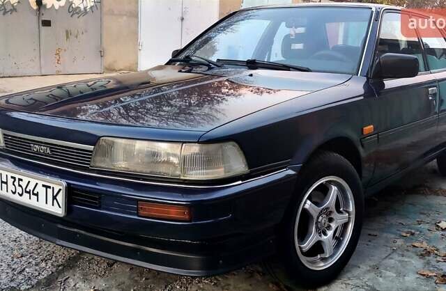 Синий Тойота Камри, объемом двигателя 2 л и пробегом 380 тыс. км за 1800 $, фото 1 на Automoto.ua