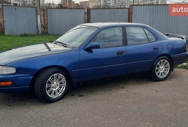Синій Тойота Камрі, об'ємом двигуна 3 л та пробігом 355 тис. км за 3000 $, фото 1 на Automoto.ua