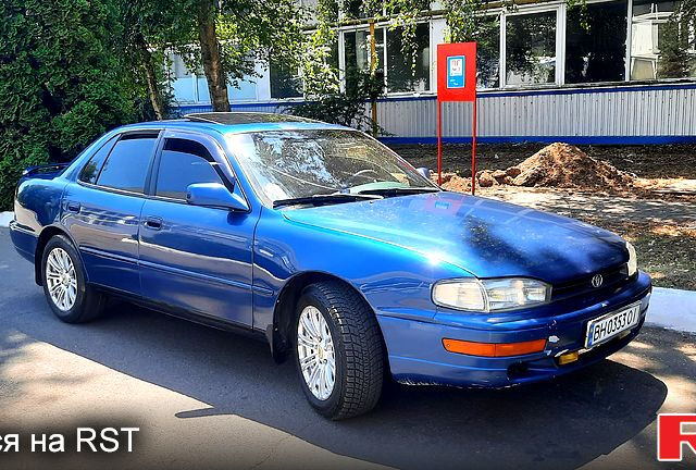 Синий Тойота Камри, объемом двигателя 3 л и пробегом 349 тыс. км за 2850 $, фото 1 на Automoto.ua