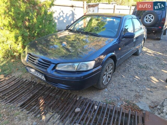 Синий Тойота Камри, объемом двигателя 3 л и пробегом 400 тыс. км за 2500 $, фото 1 на Automoto.ua
