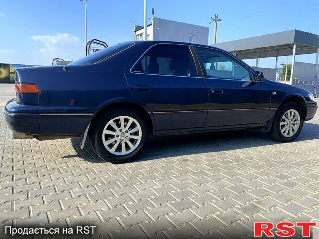 Синий Тойота Камри, объемом двигателя 3 л и пробегом 400 тыс. км за 5300 $, фото 1 на Automoto.ua