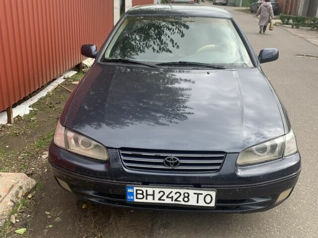 Синий Тойота Камри, объемом двигателя 2.2 л и пробегом 442 тыс. км за 2650 $, фото 1 на Automoto.ua