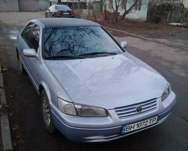 Синій Тойота Камрі, об'ємом двигуна 3 л та пробігом 372 тис. км за 5500 $, фото 1 на Automoto.ua