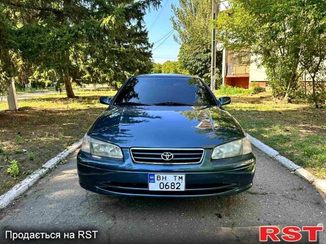 Тойота Камри 2000 в Одессе на Automoto.ua Синий Тойота Камри, объемом двигателя 2.2 л и пробегом 327 тыс. км за 3500 $, фото 1 на Automoto.ua