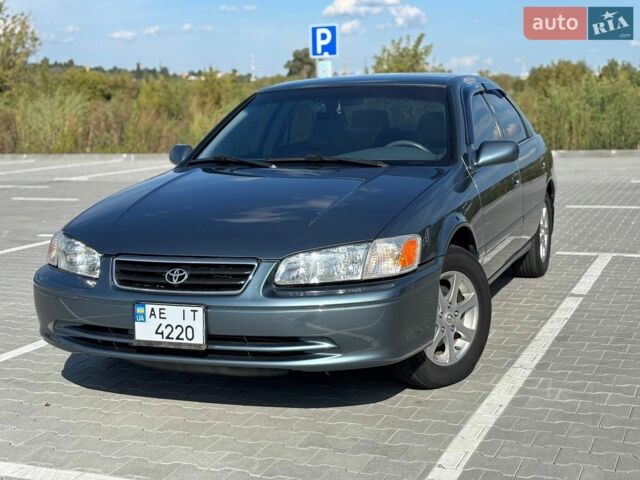 Синий Тойота Камри, объемом двигателя 2.2 л и пробегом 169 тыс. км за 5200 $, фото 1 на Automoto.ua