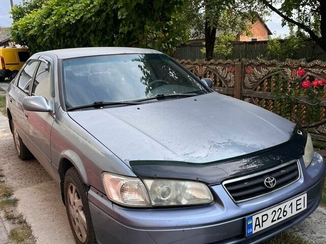 Синий Тойота Камри, объемом двигателя 2.16 л и пробегом 188 тыс. км за 1800 $, фото 1 на Automoto.ua