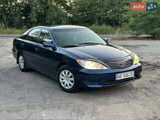 Синий Тойота Камри, объемом двигателя 2.4 л и пробегом 270 тыс. км за 4800 $, фото 1 на Automoto.ua