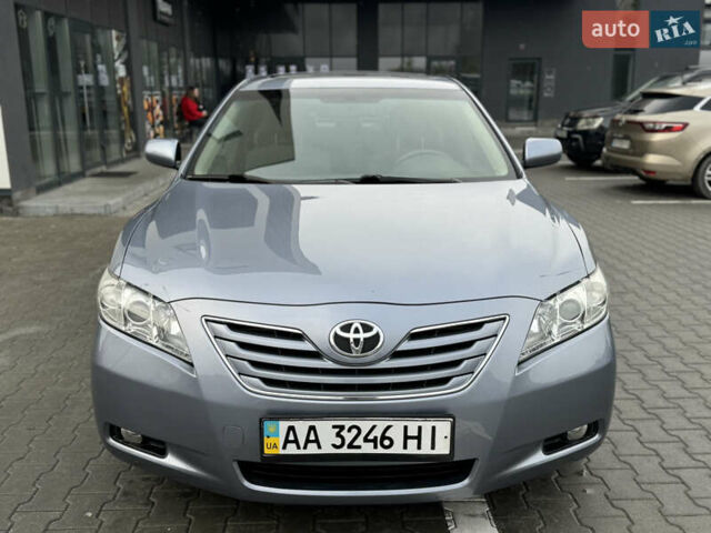 Синій Тойота Камрі, об'ємом двигуна 2.4 л та пробігом 106 тис. км за 9300 $, фото 1 на Automoto.ua
