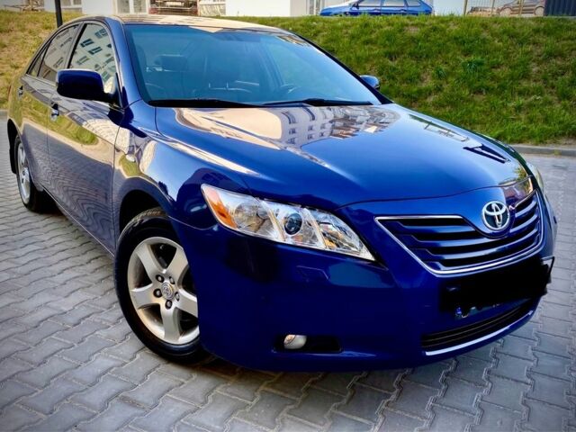 Синій Тойота Камрі, об'ємом двигуна 2.4 л та пробігом 124 тис. км за 12513 $, фото 1 на Automoto.ua