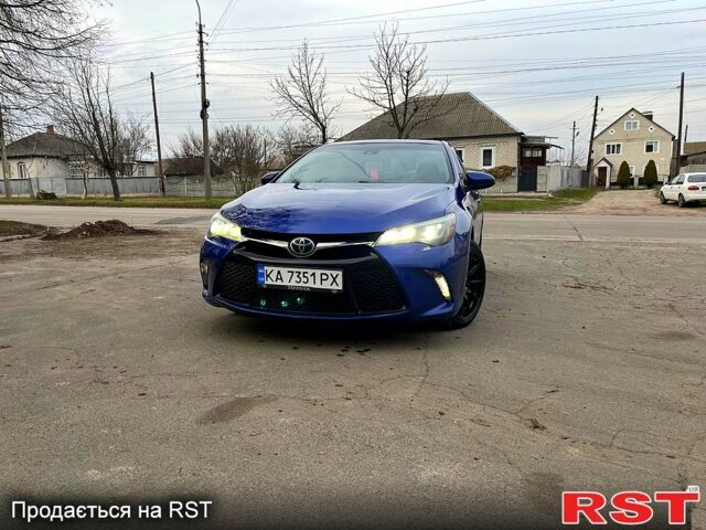 Синий Тойота Камри, объемом двигателя 3.5 л и пробегом 220 тыс. км за 12900 $, фото 1 на Automoto.ua