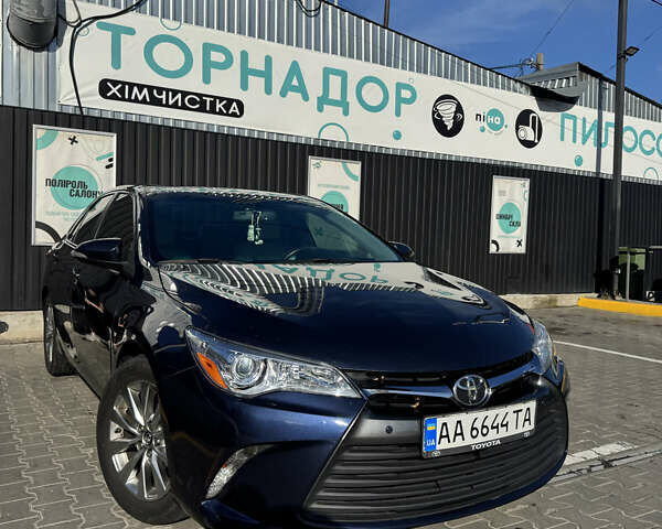 Синий Тойота Камри, объемом двигателя 2.49 л и пробегом 138 тыс. км за 13500 $, фото 1 на Automoto.ua