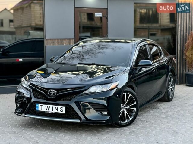 Синій Тойота Камрі, об'ємом двигуна 2.5 л та пробігом 180 тис. км за 17500 $, фото 1 на Automoto.ua