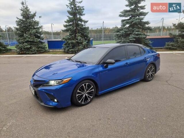 Синий Тойота Камри, объемом двигателя 2.49 л и пробегом 153 тыс. км за 18300 $, фото 1 на Automoto.ua