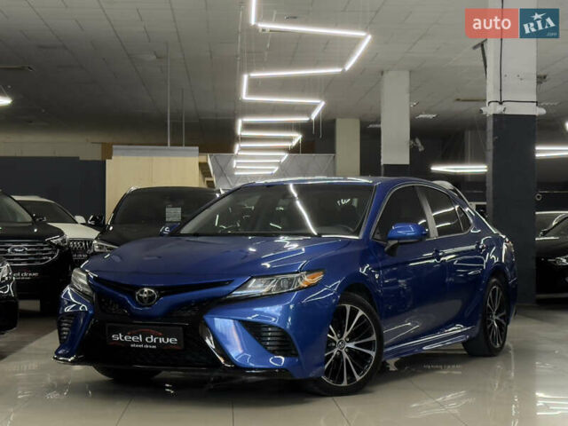 Синий Тойота Камри, объемом двигателя 2.49 л и пробегом 108 тыс. км за 18959 $, фото 1 на Automoto.ua