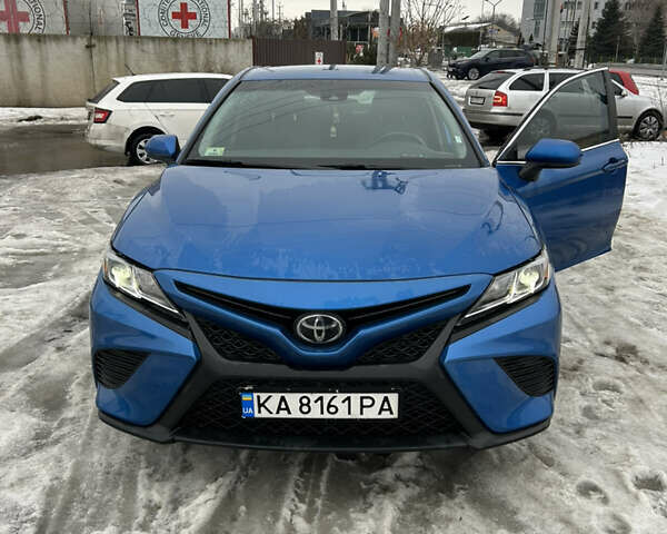 Синий Тойота Камри, объемом двигателя 2.49 л и пробегом 116 тыс. км за 18000 $, фото 1 на Automoto.ua