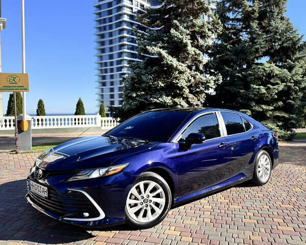 Тойота Камри 2021 в Одессе на Automoto.ua Синий Тойота Камри, объемом двигателя 2.49 л и пробегом 76 тыс. км за 21000 $, фото 1 на Automoto.ua