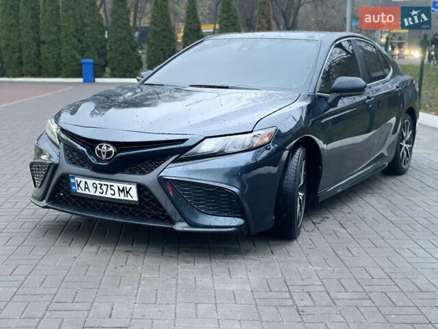 Синий Тойота Камри, объемом двигателя 2.49 л и пробегом 52 тыс. км за 23700 $, фото 1 на Automoto.ua