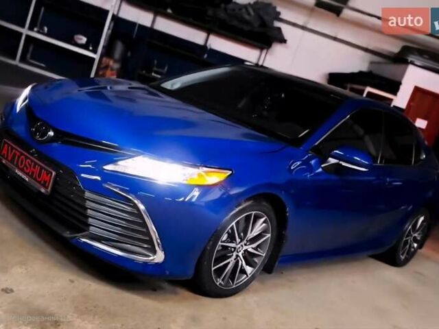 Тойота Камри 2022 в Умани на Automoto.ua Синий Тойота Камри, объемом двигателя 2.49 л и пробегом 51 тыс. км за 29000 $, фото 1 на Automoto.ua