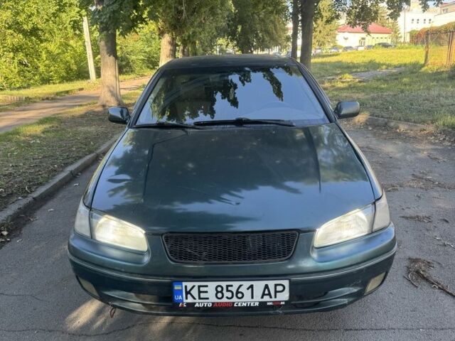 Зелений Тойота Камрі, об'ємом двигуна 2.2 л та пробігом 500 тис. км за 2500 $, фото 1 на Automoto.ua