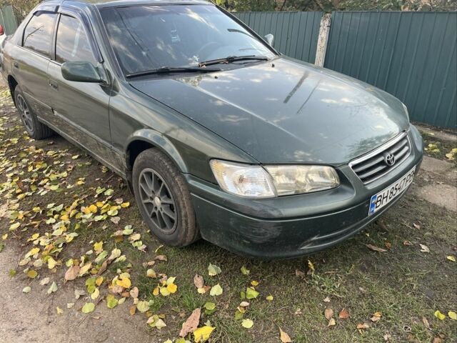 Зеленый Тойота Камри, объемом двигателя 2.2 л и пробегом 200 тыс. км за 2200 $, фото 1 на Automoto.ua