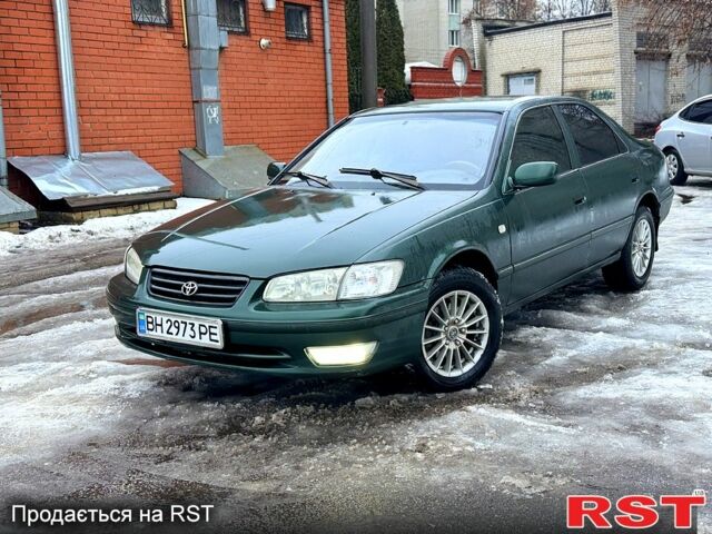 Зеленый Тойота Камри, объемом двигателя 2.2 л и пробегом 0 тыс. км за 2800 $, фото 1 на Automoto.ua