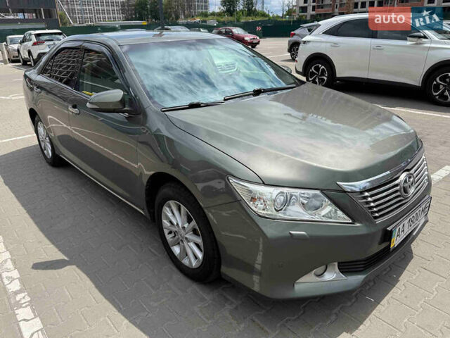 Зелений Тойота Камрі, об'ємом двигуна 2.49 л та пробігом 182 тис. км за 14000 $, фото 1 на Automoto.ua