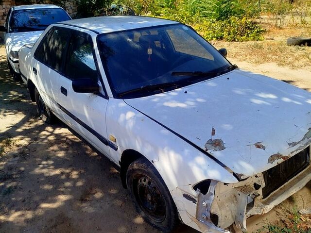 Тойота Карина, объемом двигателя 1.6 л и пробегом 165 тыс. км за 350 $, фото 1 на Automoto.ua