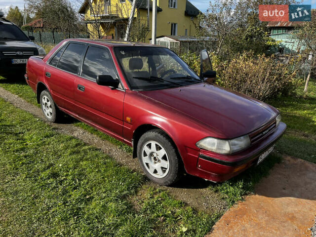 Тойота Карина, объемом двигателя 1.6 л и пробегом 860 тыс. км за 1600 $, фото 1 на Automoto.ua