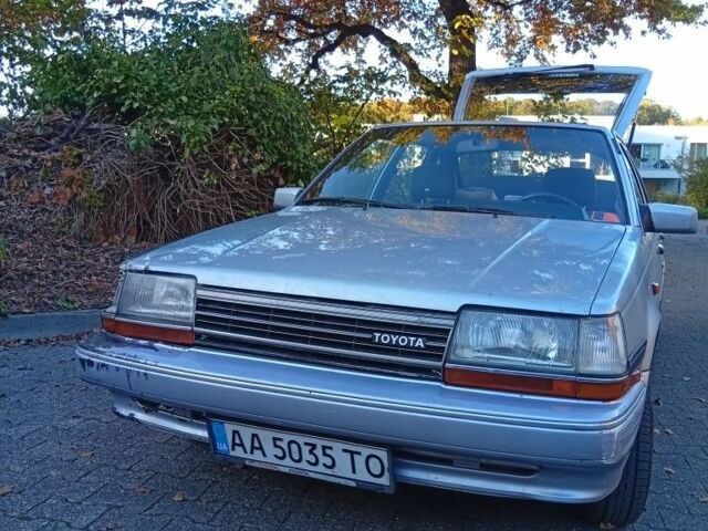 Сірий Тойота Каріна, об'ємом двигуна 2 л та пробігом 236 тис. км за 2638 $, фото 1 на Automoto.ua