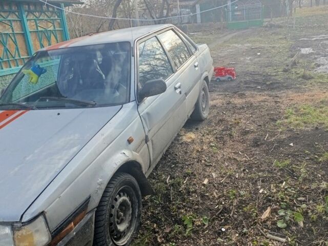 Серый Тойота Карина, объемом двигателя 0 л и пробегом 590 тыс. км за 650 $, фото 1 на Automoto.ua