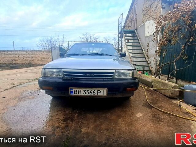 Серый Тойота Карина, объемом двигателя 2 л и пробегом 268 тыс. км за 2300 $, фото 1 на Automoto.ua