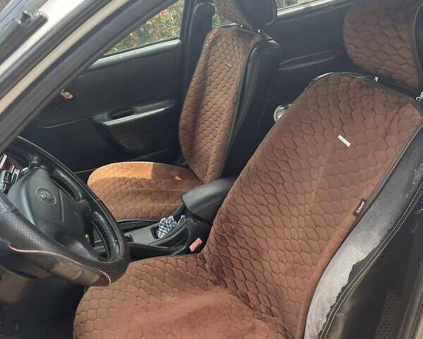 Сірий Тойота Каріна, об'ємом двигуна 1.6 л та пробігом 395 тис. км за 3000 $, фото 1 на Automoto.ua