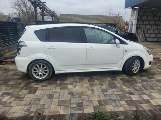 Білий Тойота Королла Версо, об'ємом двигуна 2.2 л та пробігом 220 тис. км за 7300 $, фото 1 на Automoto.ua